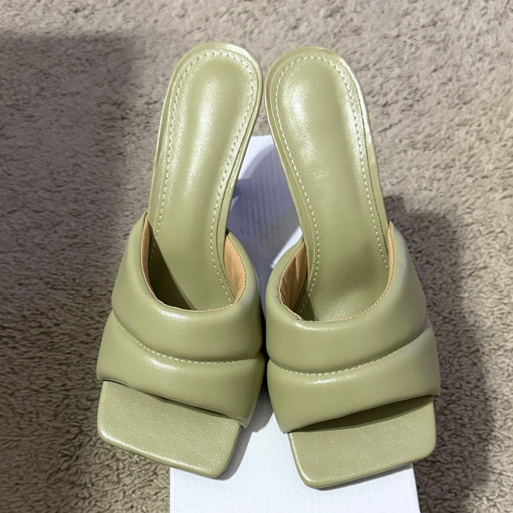 SHEIN Square Toe Padded Heels
